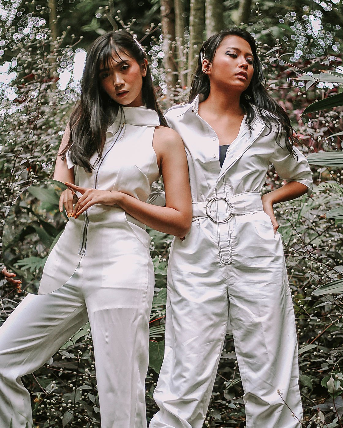 two-women-standing-near-plants-2699250 two-women-standing-near-plants-2699250